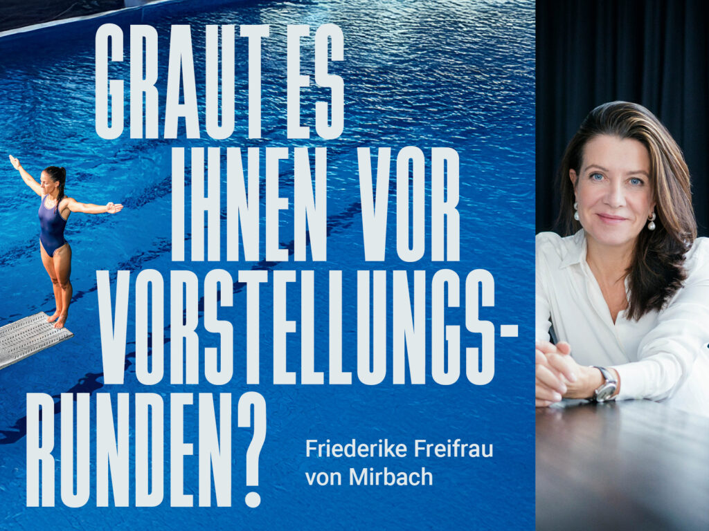 Frau am Sprungbrett vor blauem Wasser – sinnbildlich für den Mut in Vorstellungsrunden im Top-Management